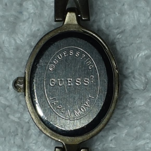 Vintage Guess Titanium Qwartz Watch w/ White Face - Picture 3 of 16